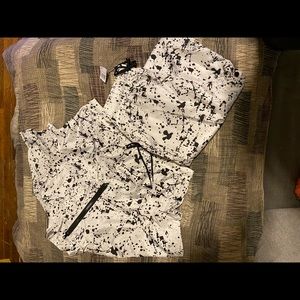 Short Sleeve Collar Crop Top Drawstring Waist pants lined with mesh & drawstring